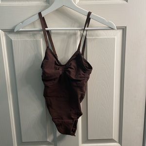 I’m selling 2 SKIMS bodysuits! Brand new, just didn’t really love them on me!